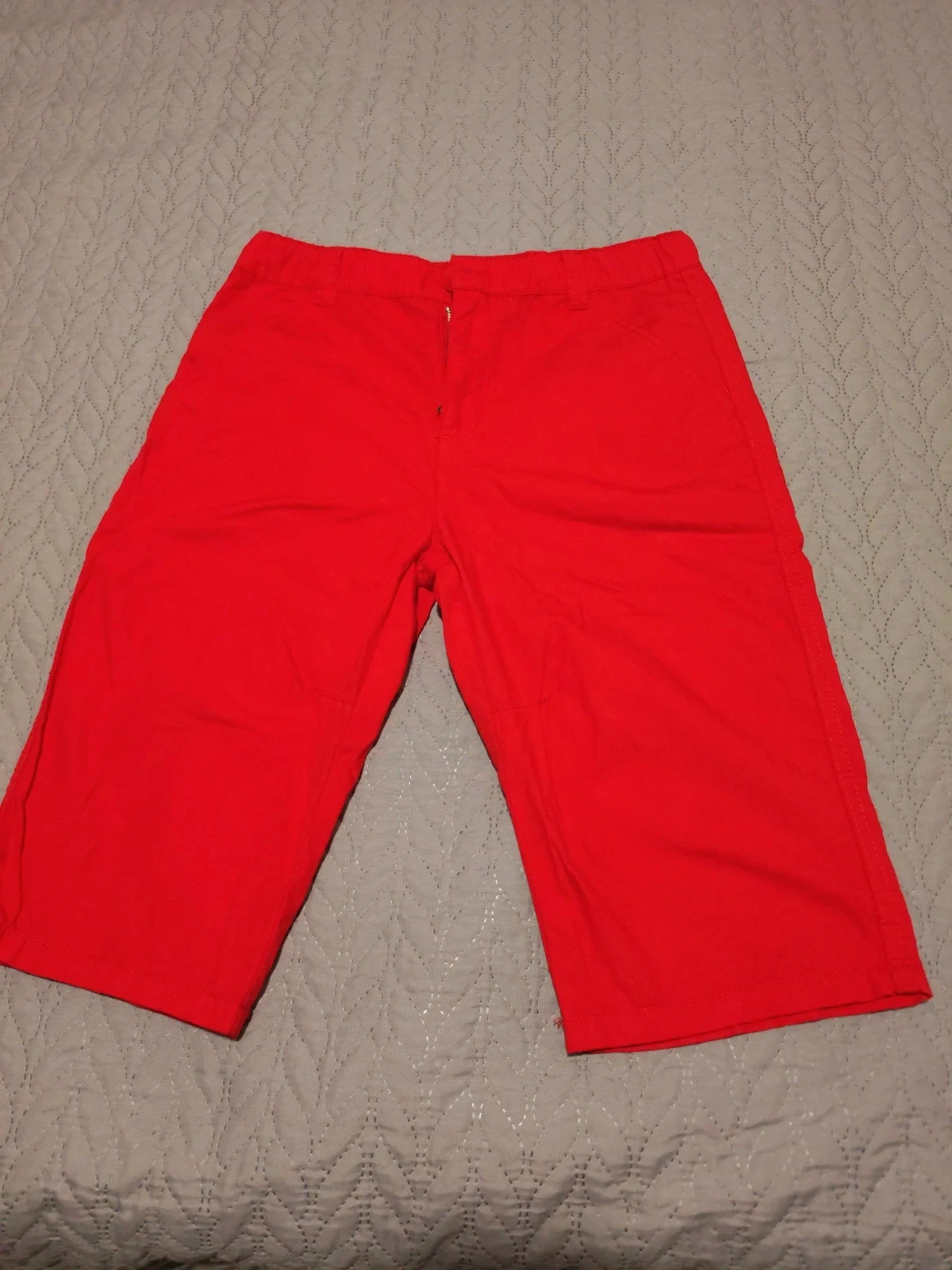 Short rouge taille 10ans
